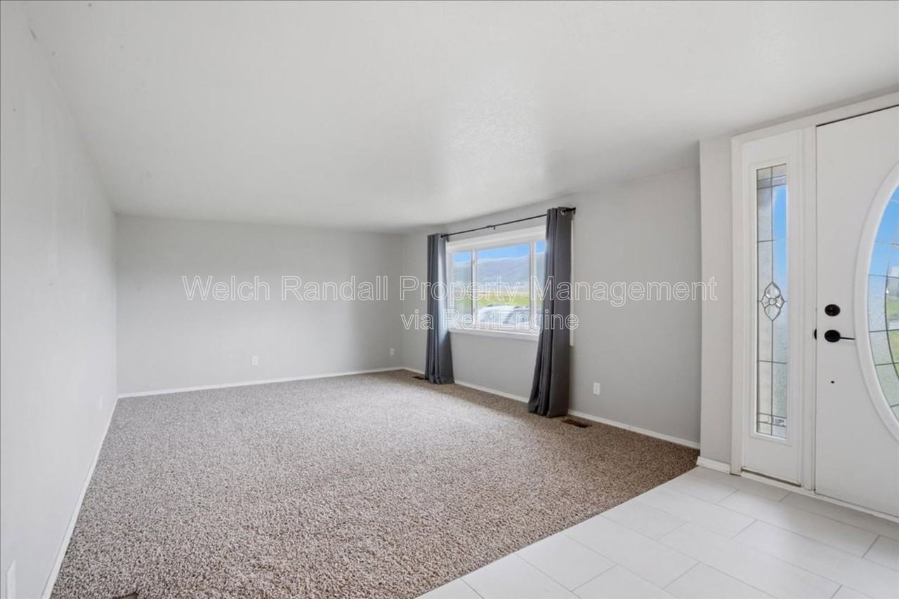 1448 W 1200 S - Photo 4 of 32
