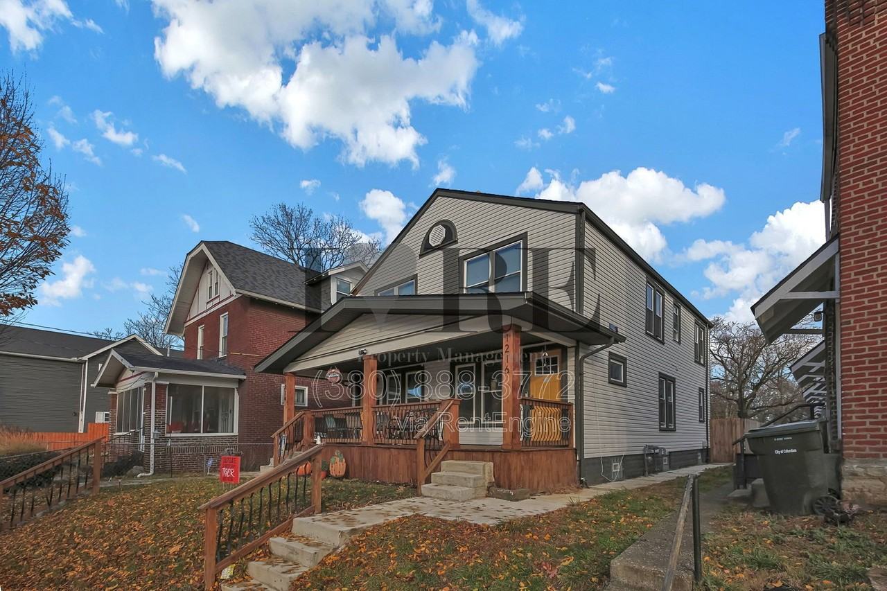 1216 Atcheson St - Photo 3 of 26