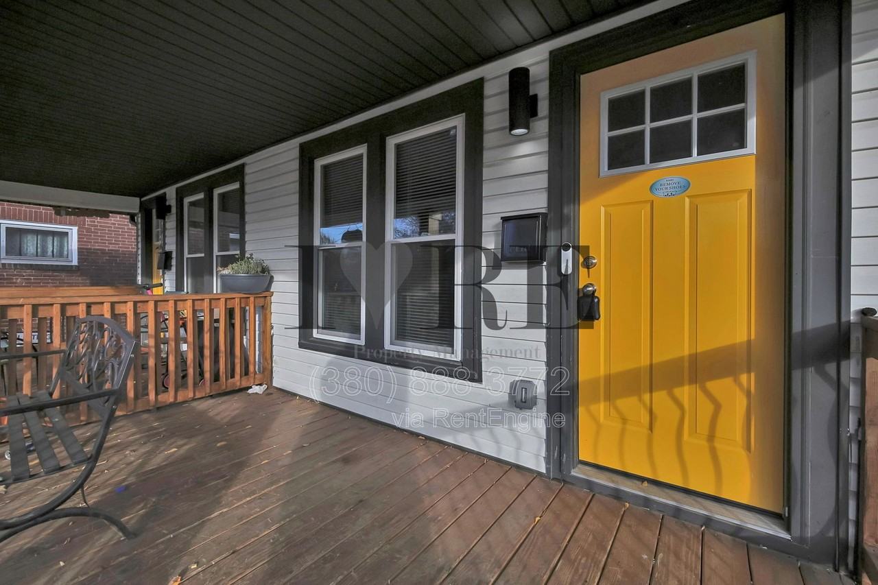 1216 Atcheson St - Photo 4 of 26