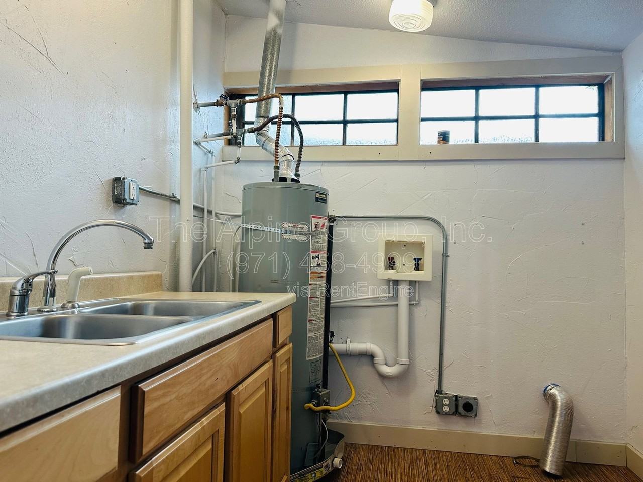 604 Ne San Rafael St - Photo 4 of 50