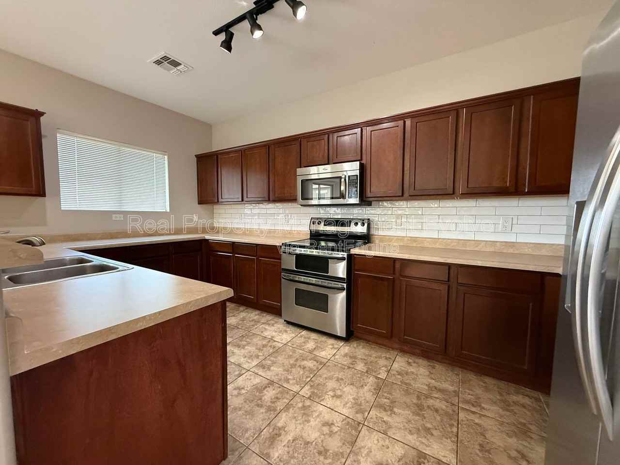 35828 N Zachary Rd - Photo 6 of 35