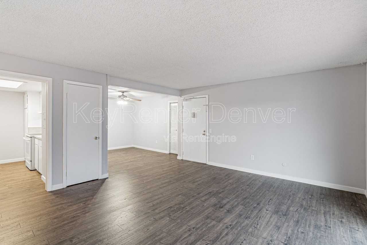 12133 Melody Dr #303 - Photo 5 of 43