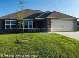 featured image of 1013 Ethan James St