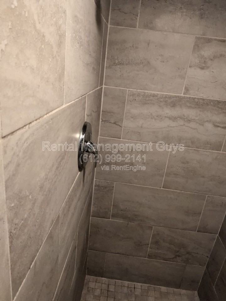 3217 14th Ave S #6 - Photo 4 of 5