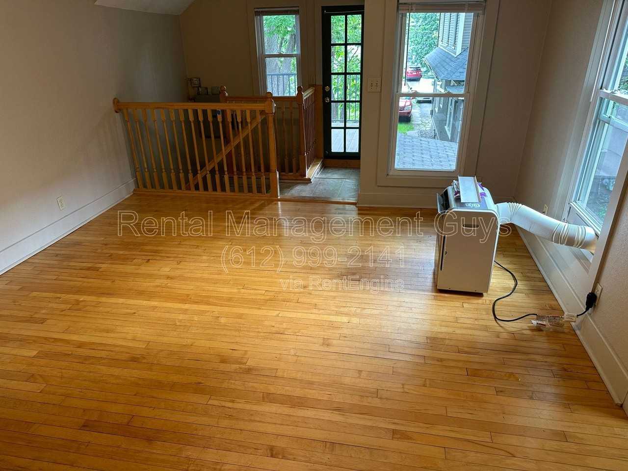 711 26th Ave S - Photo 3 of 9