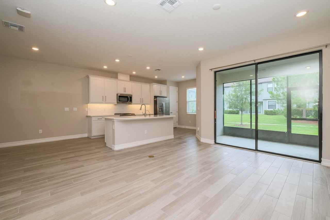 4639 Almada Ln - Photo 7 of 24