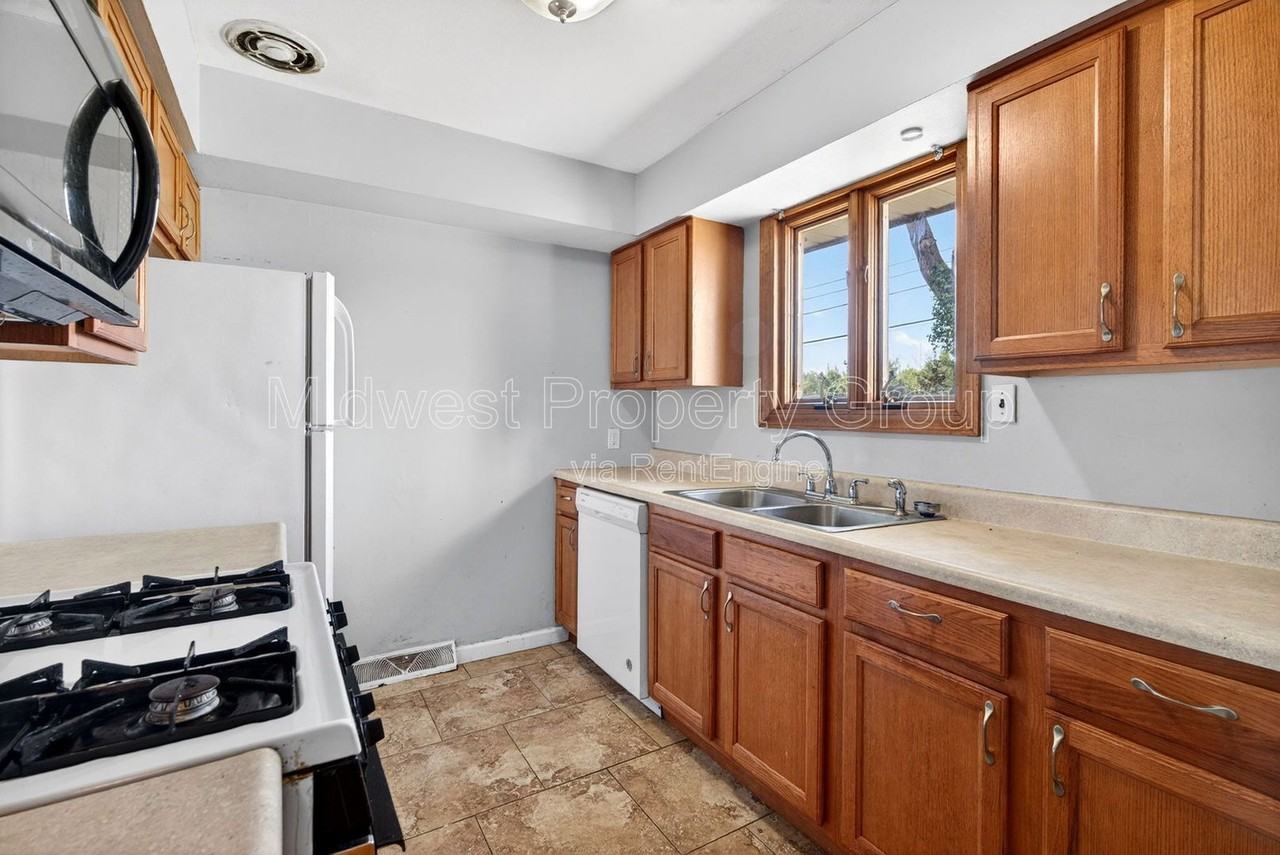 515 Topaz Ave - Photo 5 of 37