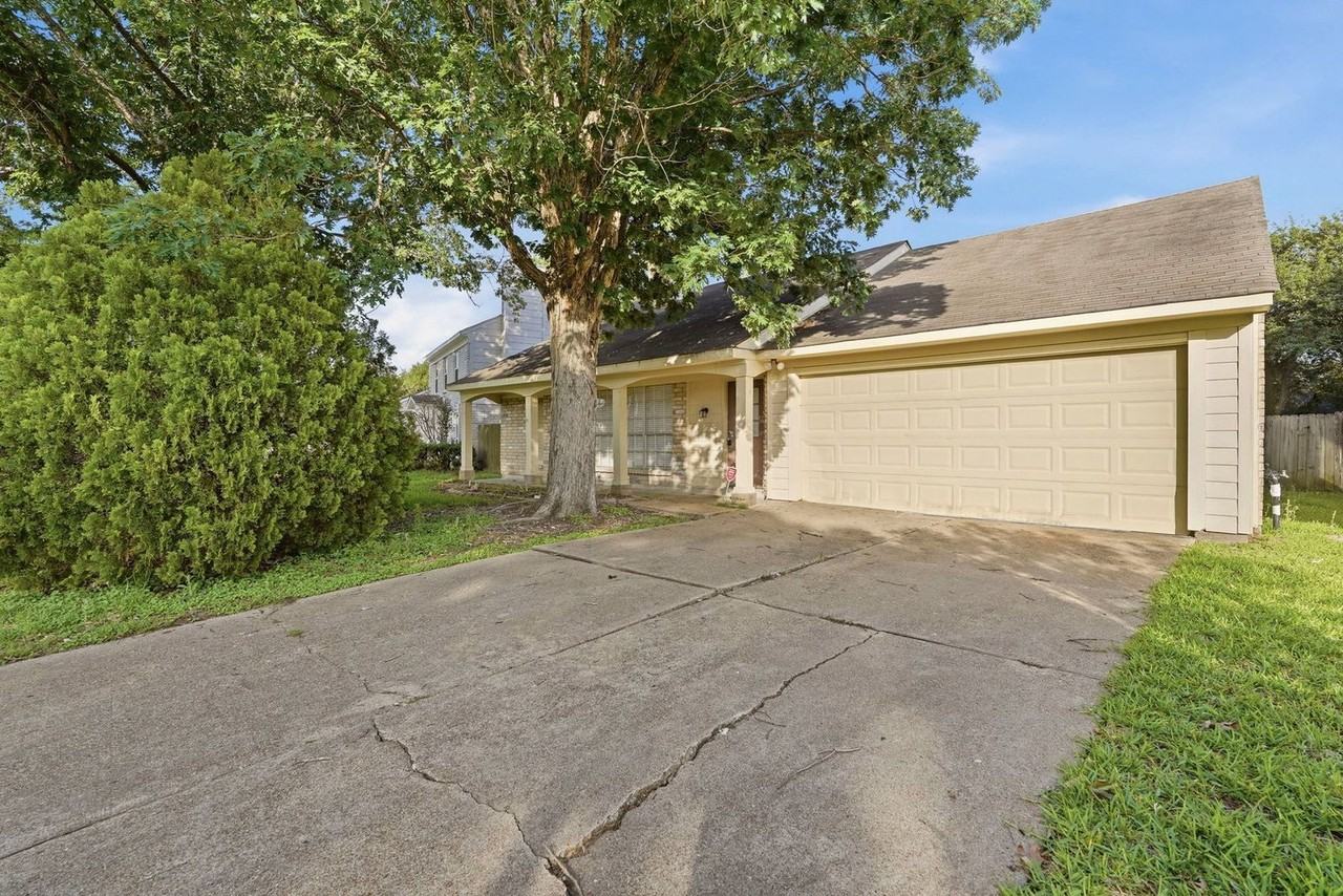 2658 Anthony Hay Ln - Photo 2 of 25
