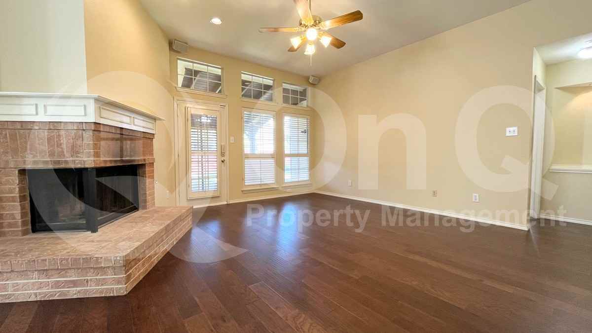5603 Stonehenge Dr - Photo 7 of 23