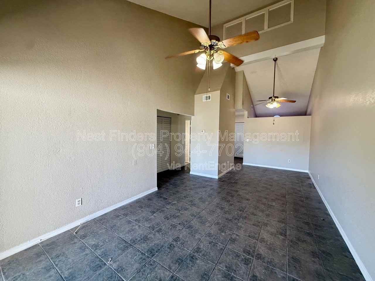 2429 Seabury Pl N - Photo 5 of 15
