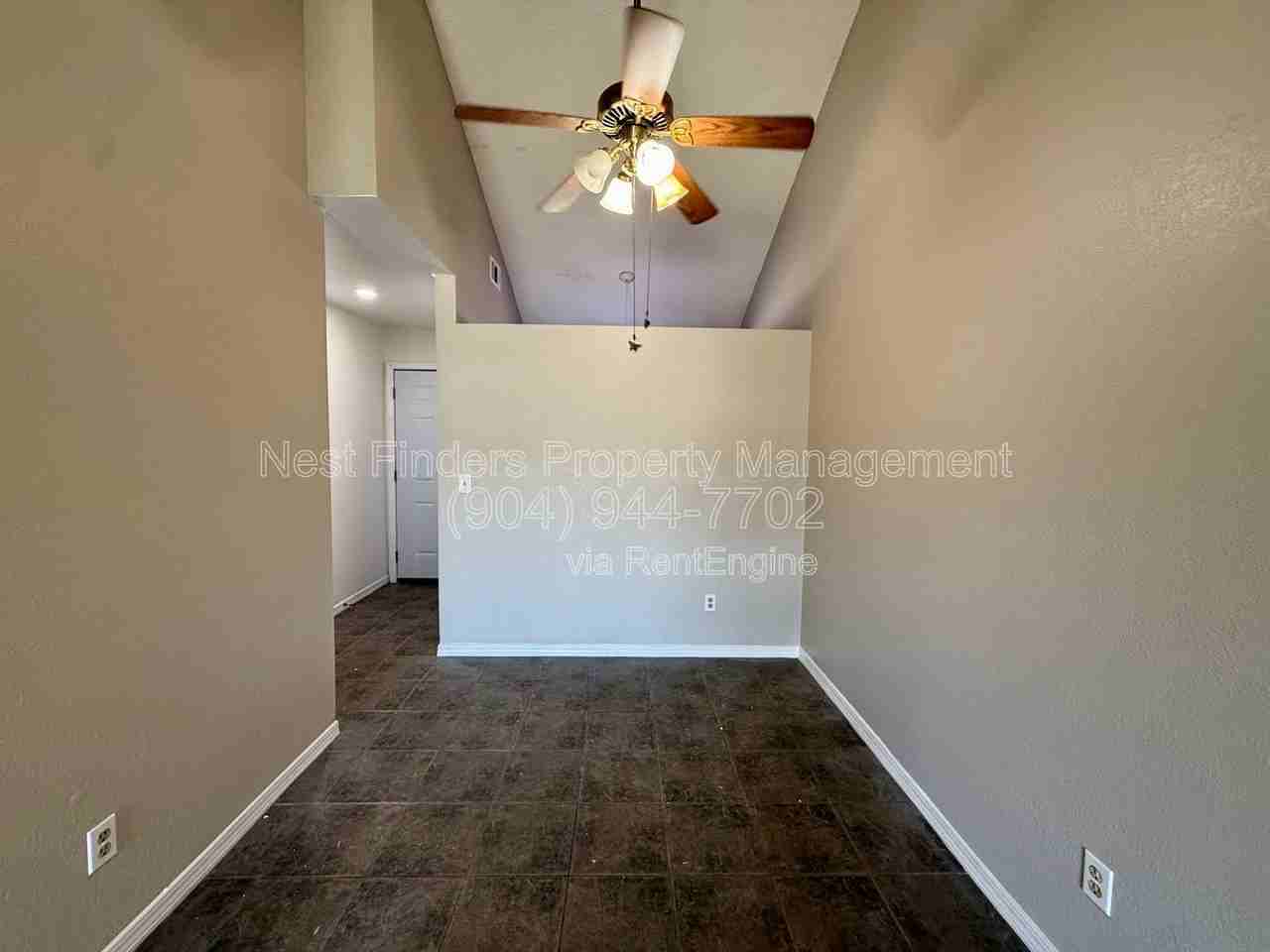 2429 Seabury Pl N - Photo 7 of 15