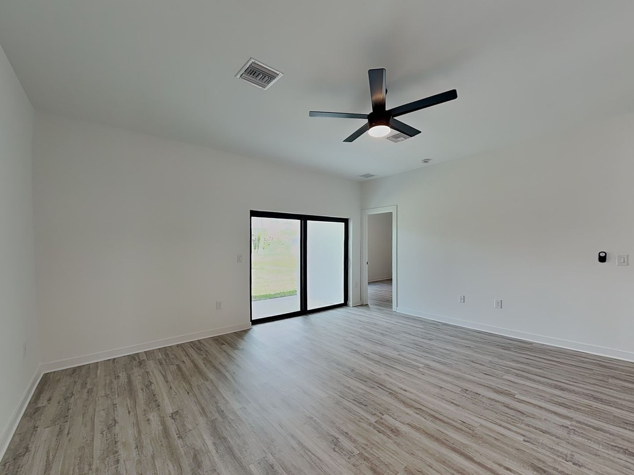 1117 Abrams Blvd - Photo 3 of 38