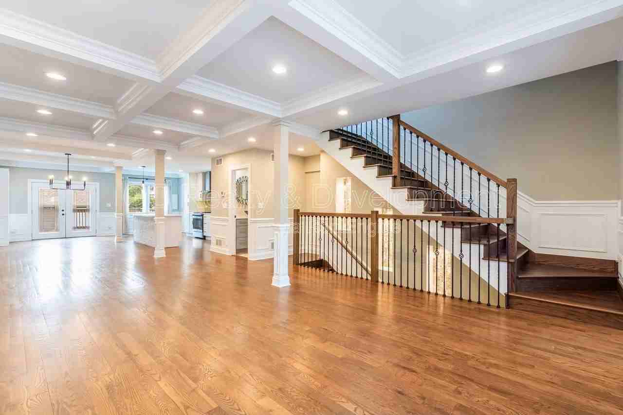5619 W Irving Park Rd - Photo 4 of 22