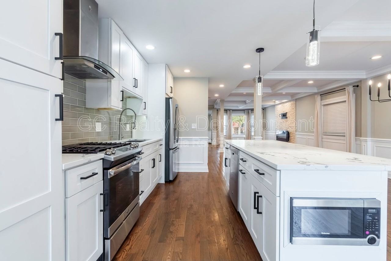 5619 W Irving Park Rd - Photo 6 of 22