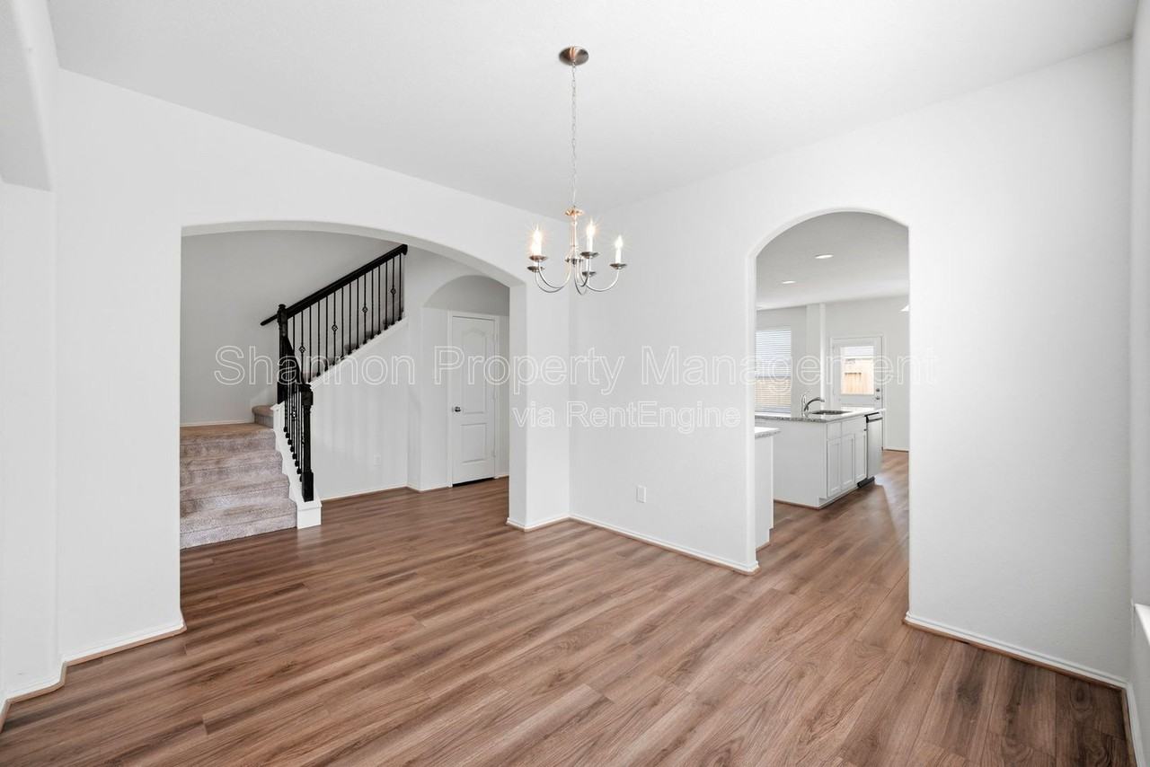 5309 Camerford Ct - Photo 5 of 32