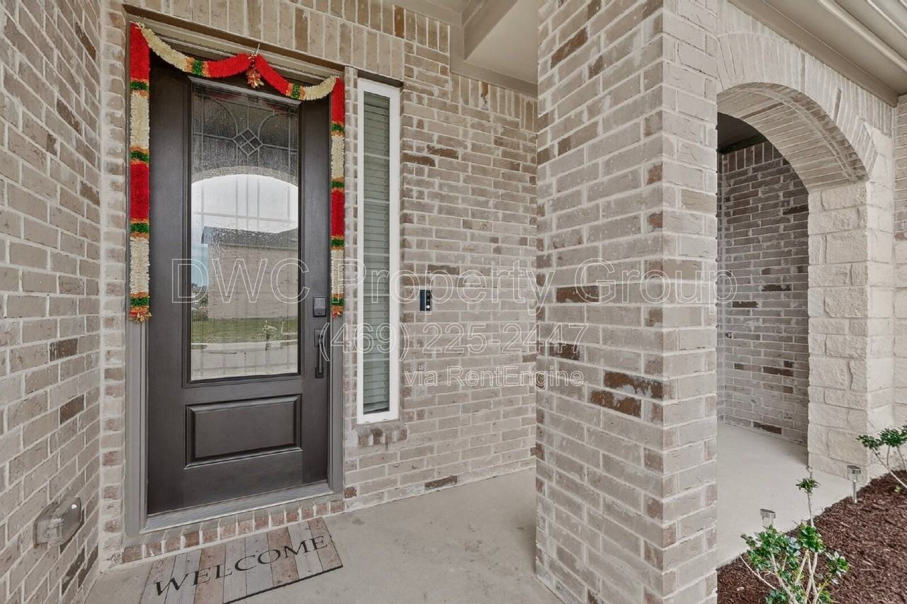 1837 Whispering Pines Dr - Photo 6 of 47