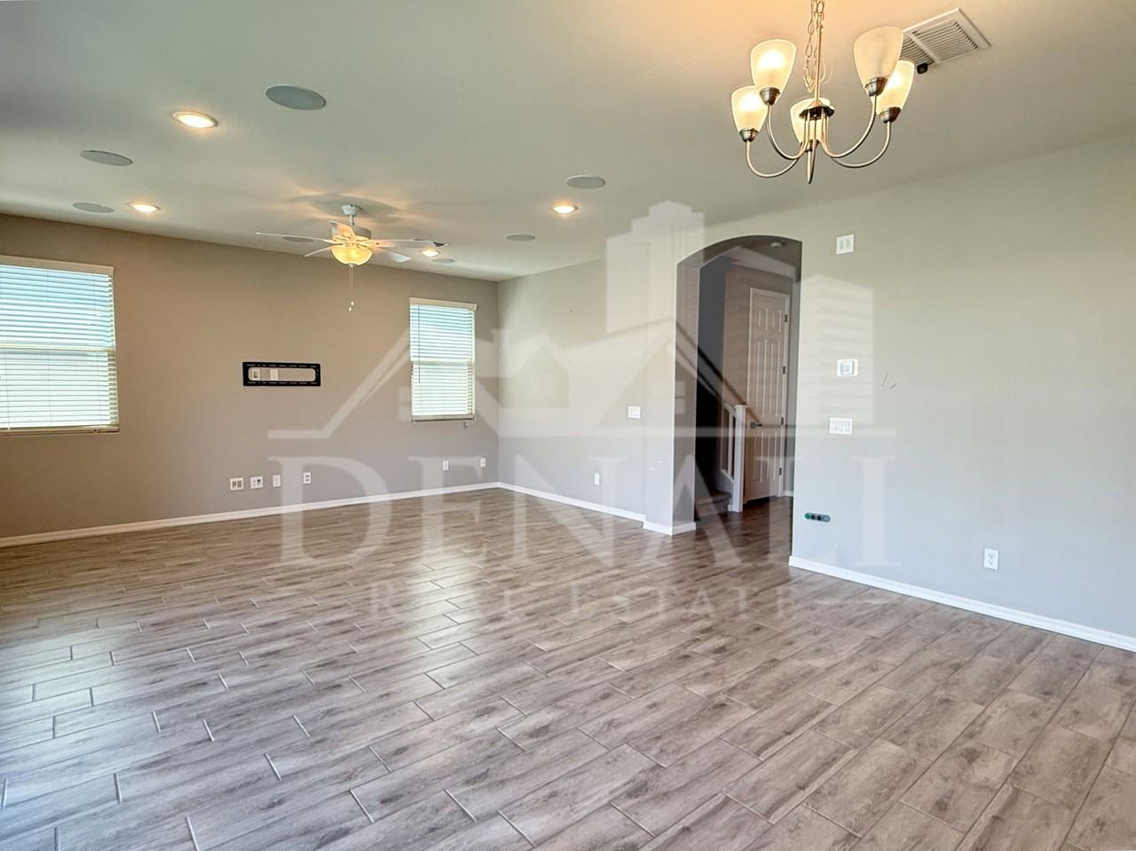 15068 W Pierce St - Photo 7 of 33