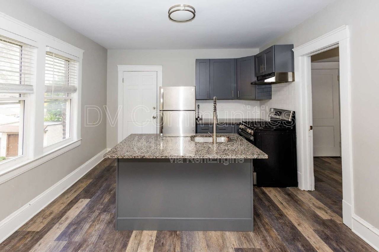 2081 Halstead Ave #UP - Photo 4 of 13
