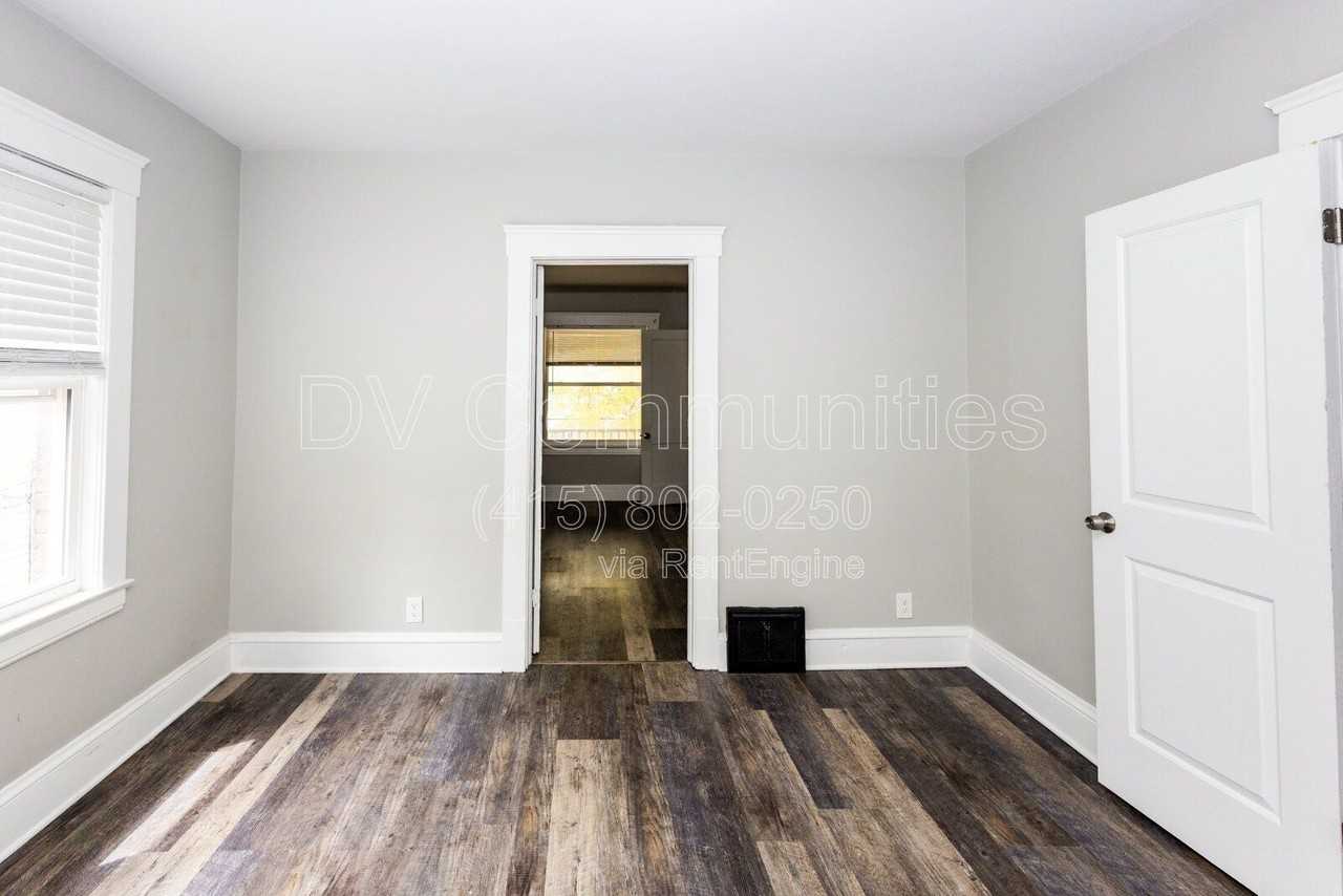 2081 Halstead Ave #UP - Photo 6 of 13