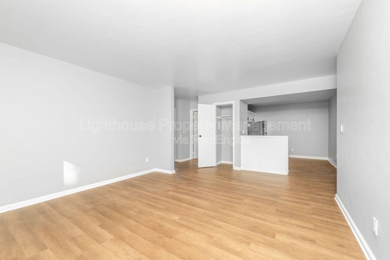 1832 Winton Ave #102 - Photo 5 of 10