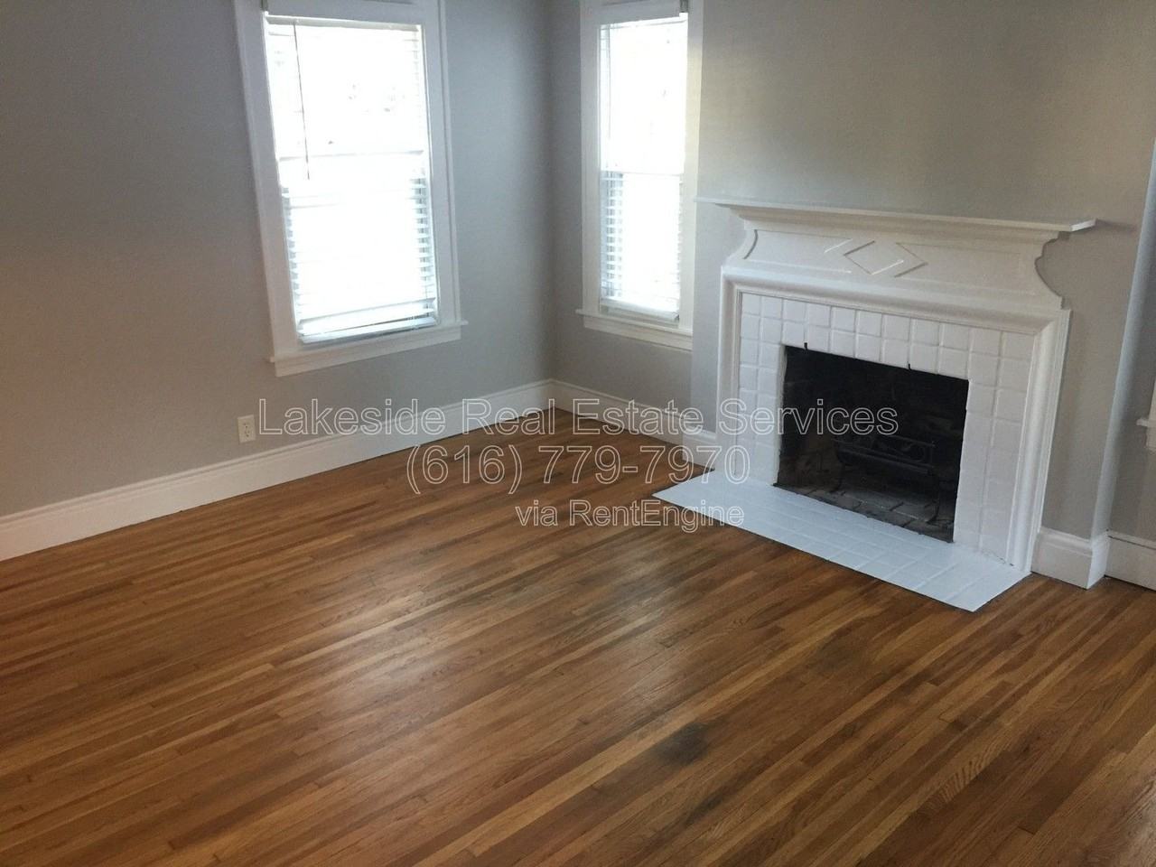 1218 Fisk Rd Se - Photo 2 of 25