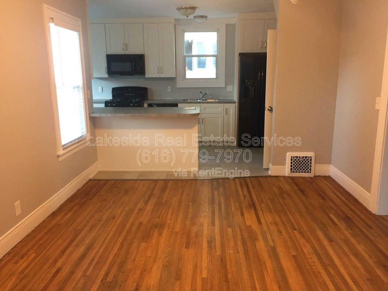 1218 Fisk Rd Se - Photo 7 of 25