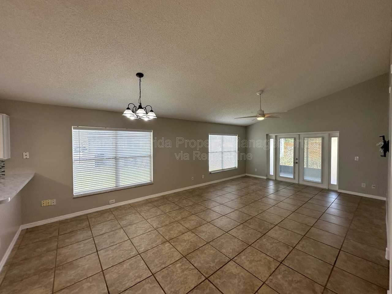 13701 Meadowpark Ave - Photo 3 of 9