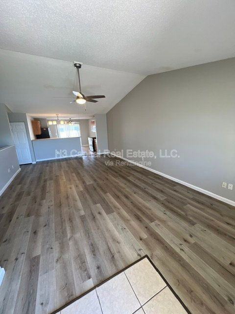 100 Crimson Ct - Photo 2 of 18