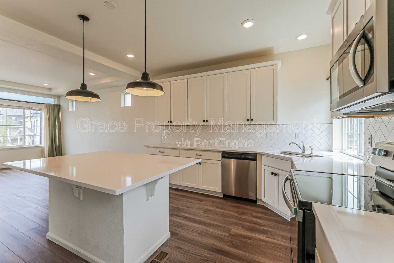 21844 E 44th Dr - Photo 6 of 24
