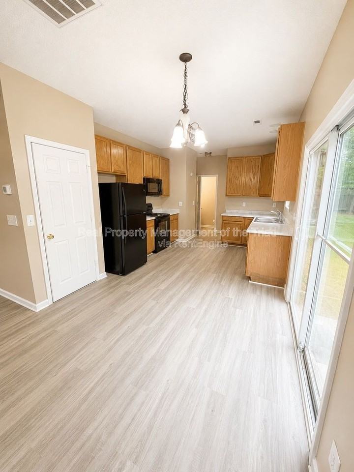 7 Loblolly Ct - Photo 2 of 10