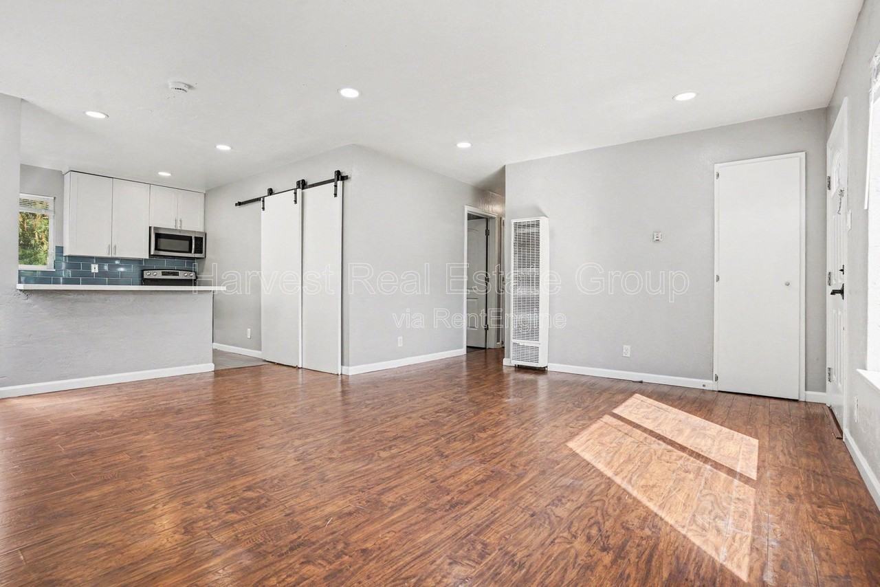 14772 Midland Rd #C - Photo 4 of 16