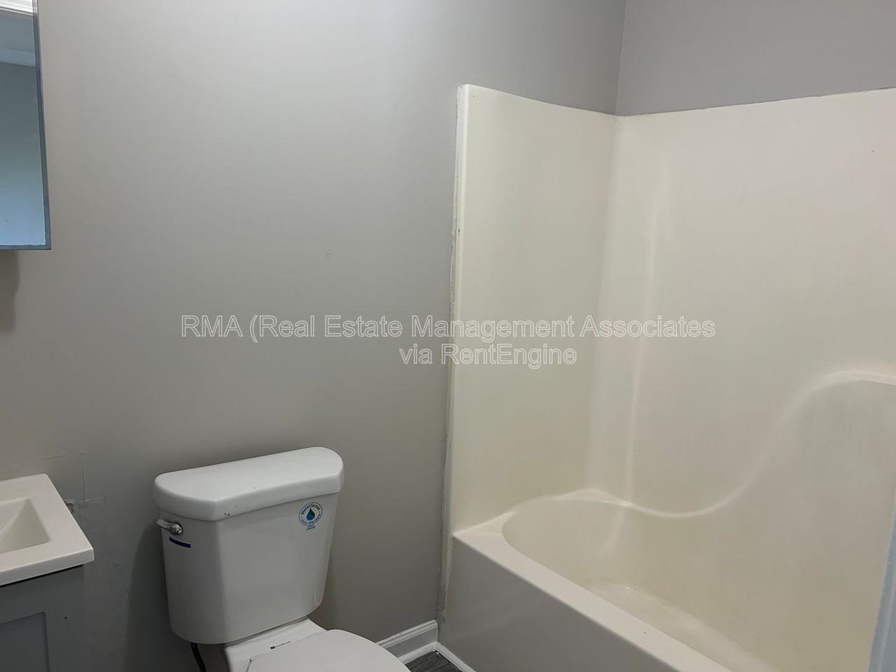 305 E Quilly St - Photo 5 of 9