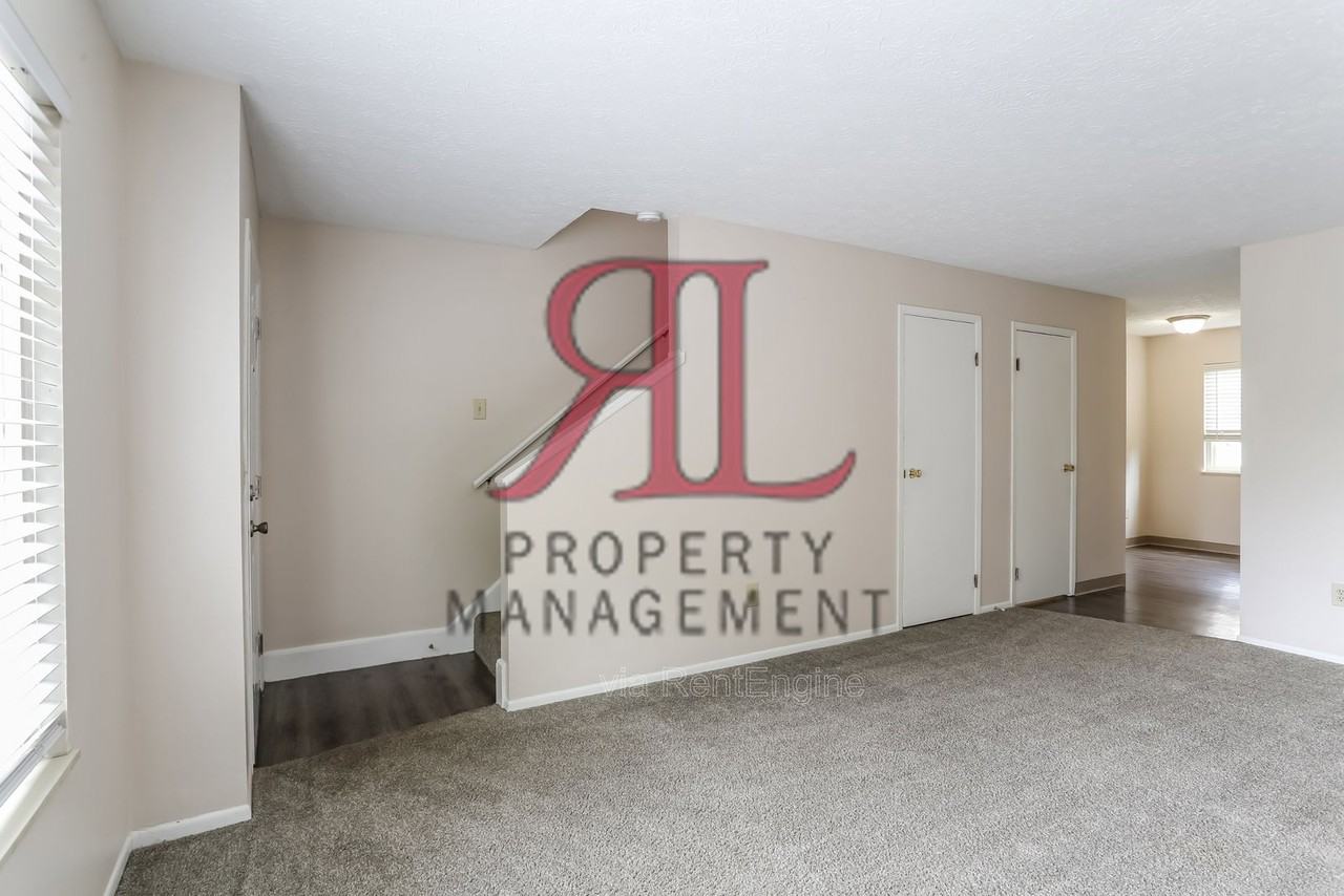 5498 Kenneylane Blvd - Photo 2 of 24