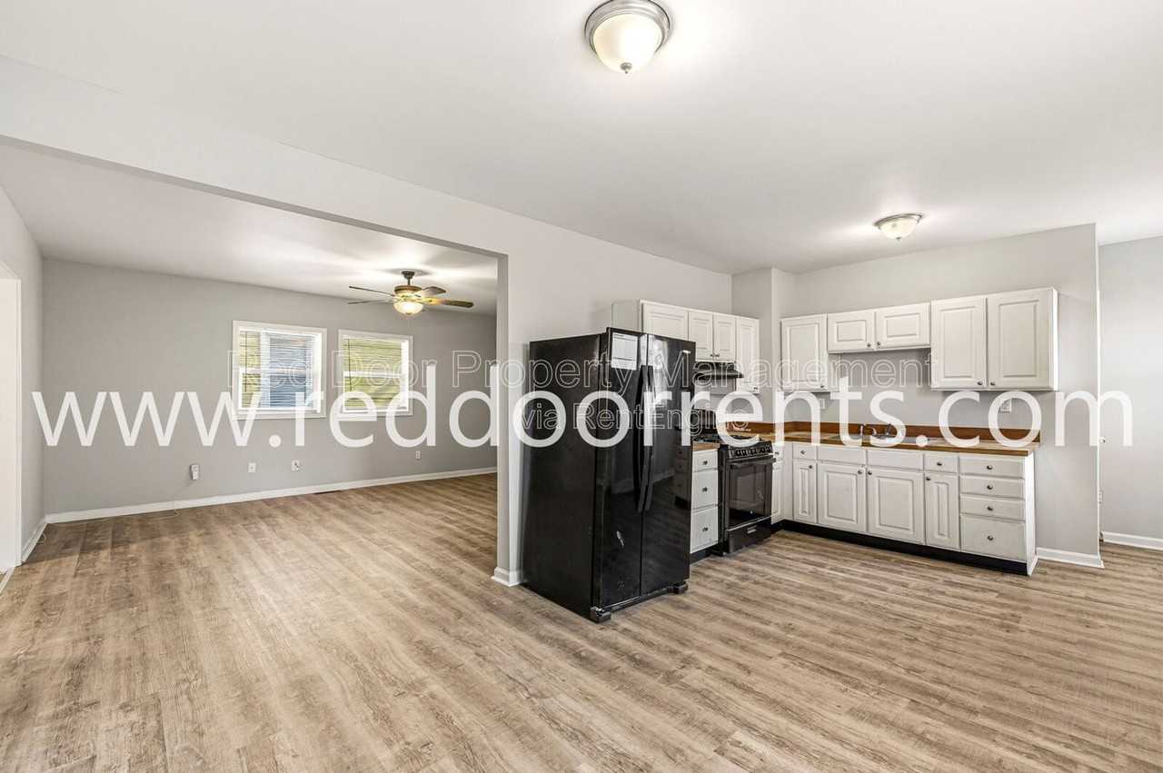 3207 N Arsenal Ave - Photo 6 of 32