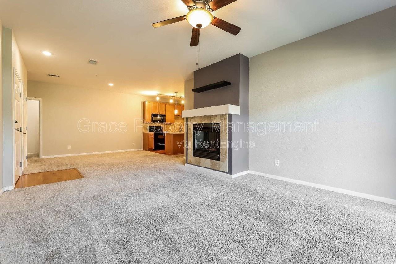 9370 Las Ramblas Ct #M - Photo 3 of 19