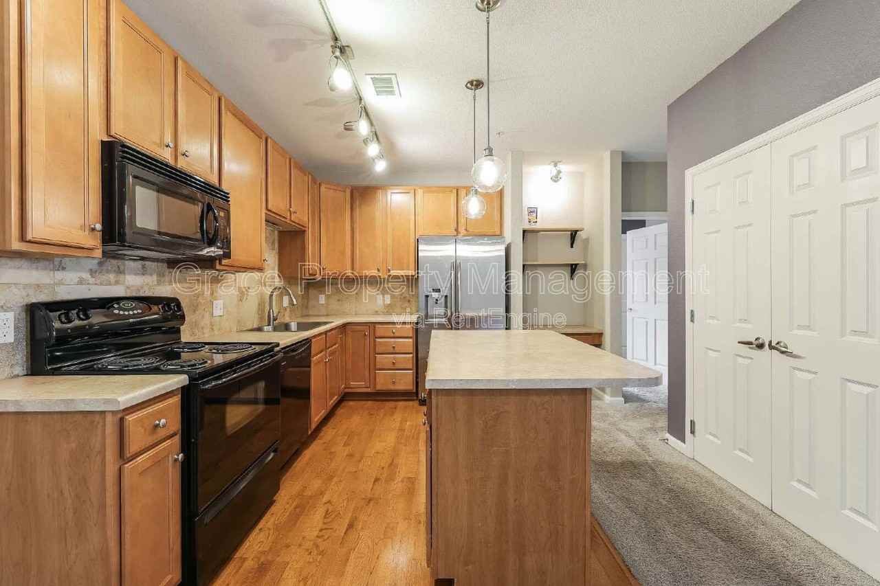 9370 Las Ramblas Ct #M - Photo 4 of 19