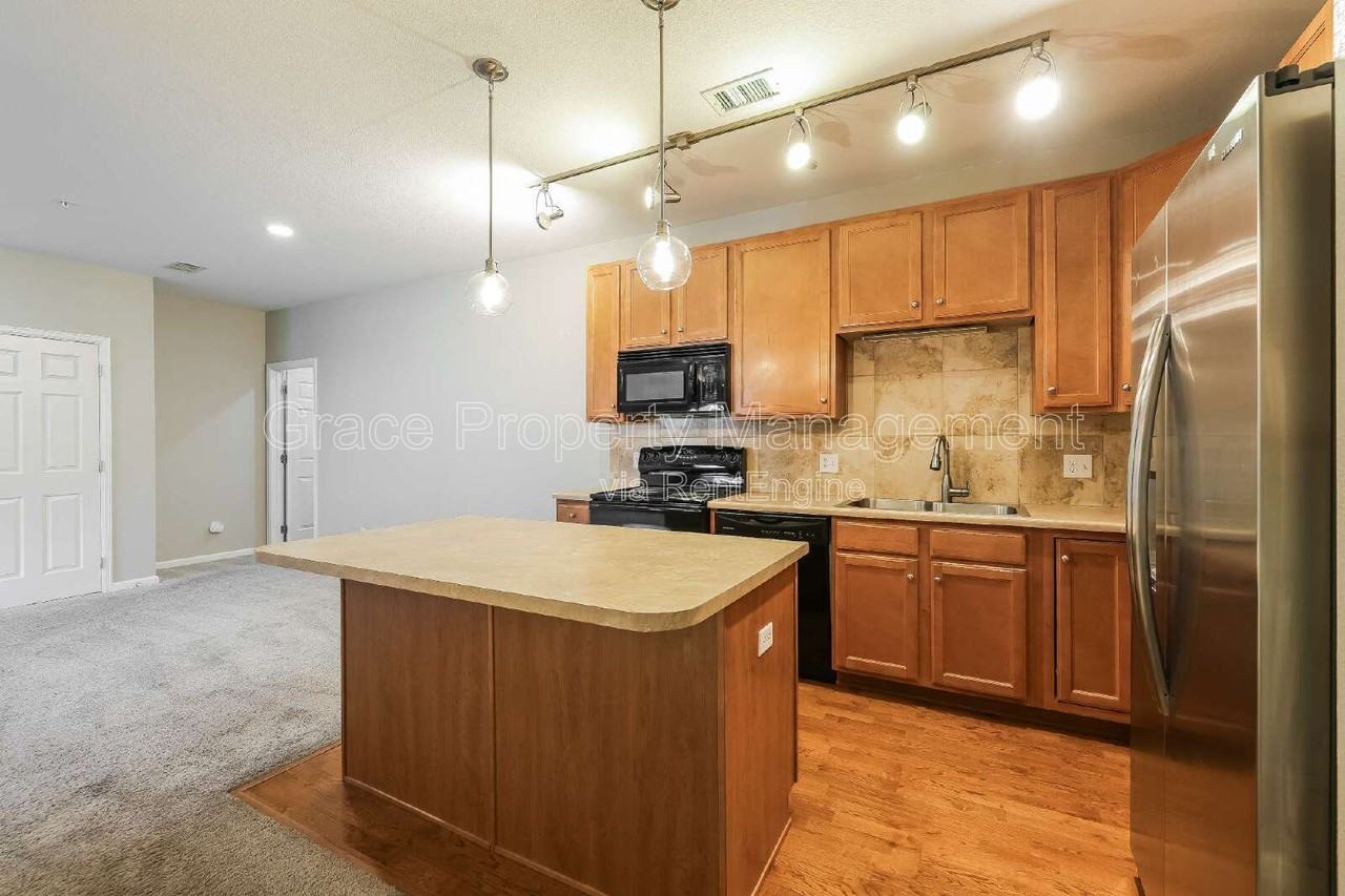 9370 Las Ramblas Ct #M - Photo 5 of 19