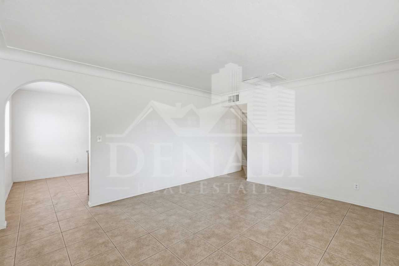 3801 N 4th Ave - Photo 5 of 32