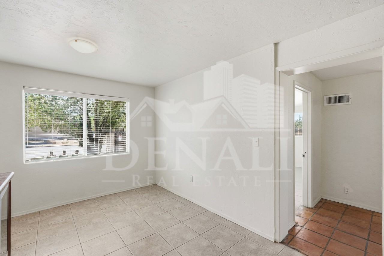 3801 N 4th Ave - Photo 6 of 32