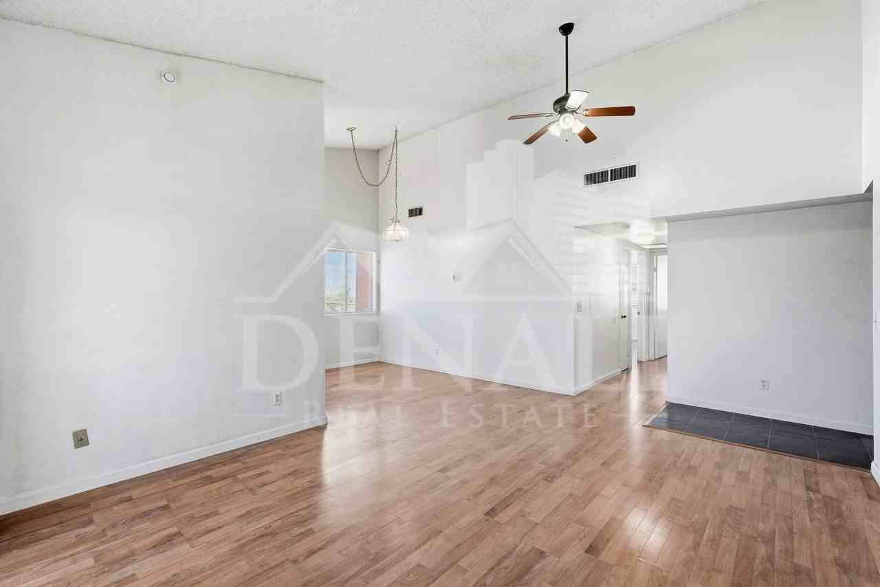 808 S Langley Ave #201 - Photo 3 of 25