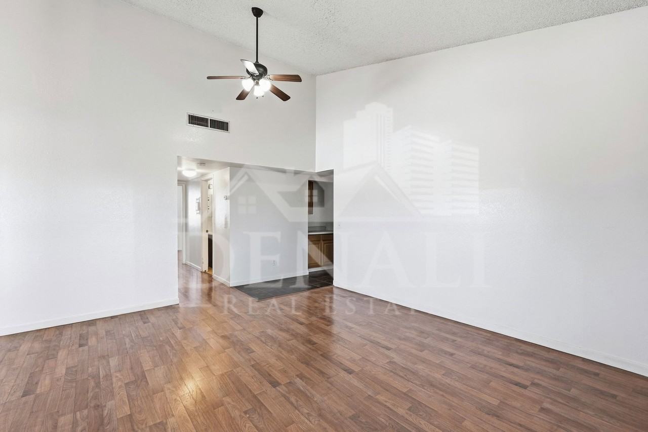 808 S Langley Ave #201 - Photo 5 of 25