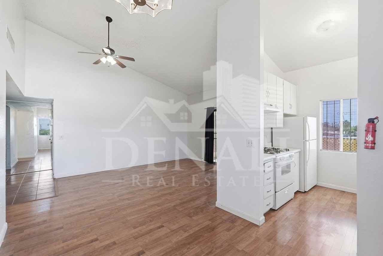 808 S Langley Ave #201 - Photo 7 of 25