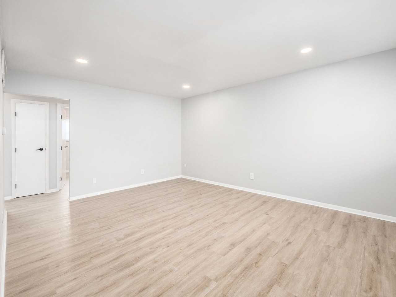 980 King Ave #507 - Photo 7 of 24