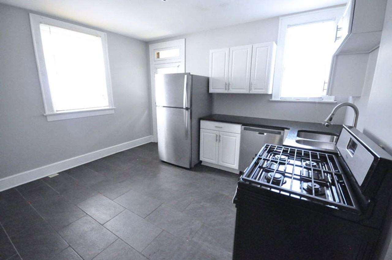 388 Hanford St - Photo 4 of 14