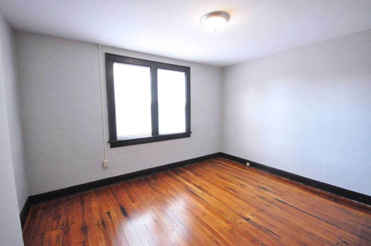 388 Hanford St - Photo 6 of 14