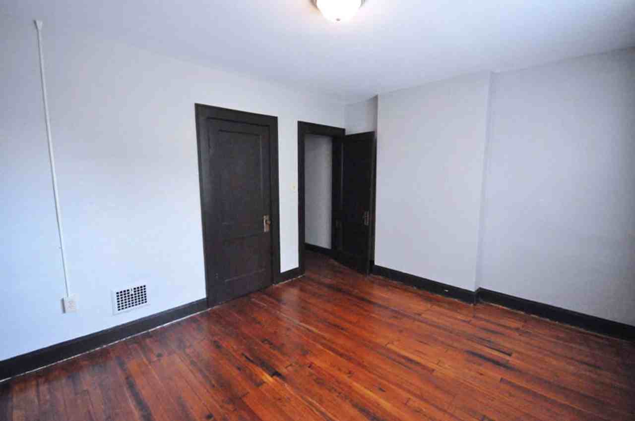 388 Hanford St - Photo 7 of 14