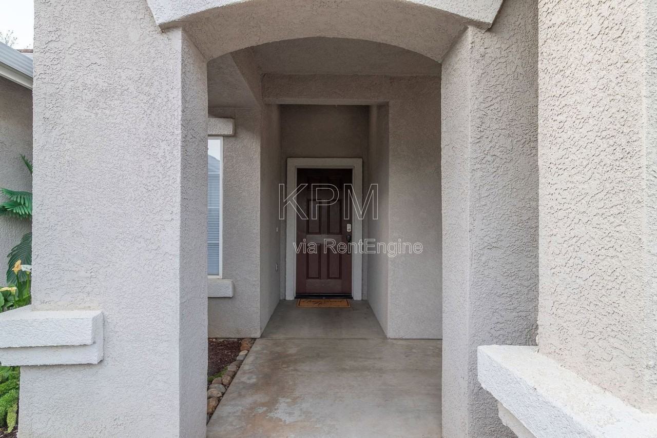 2609 Magnolia Ct - Photo 2 of 34
