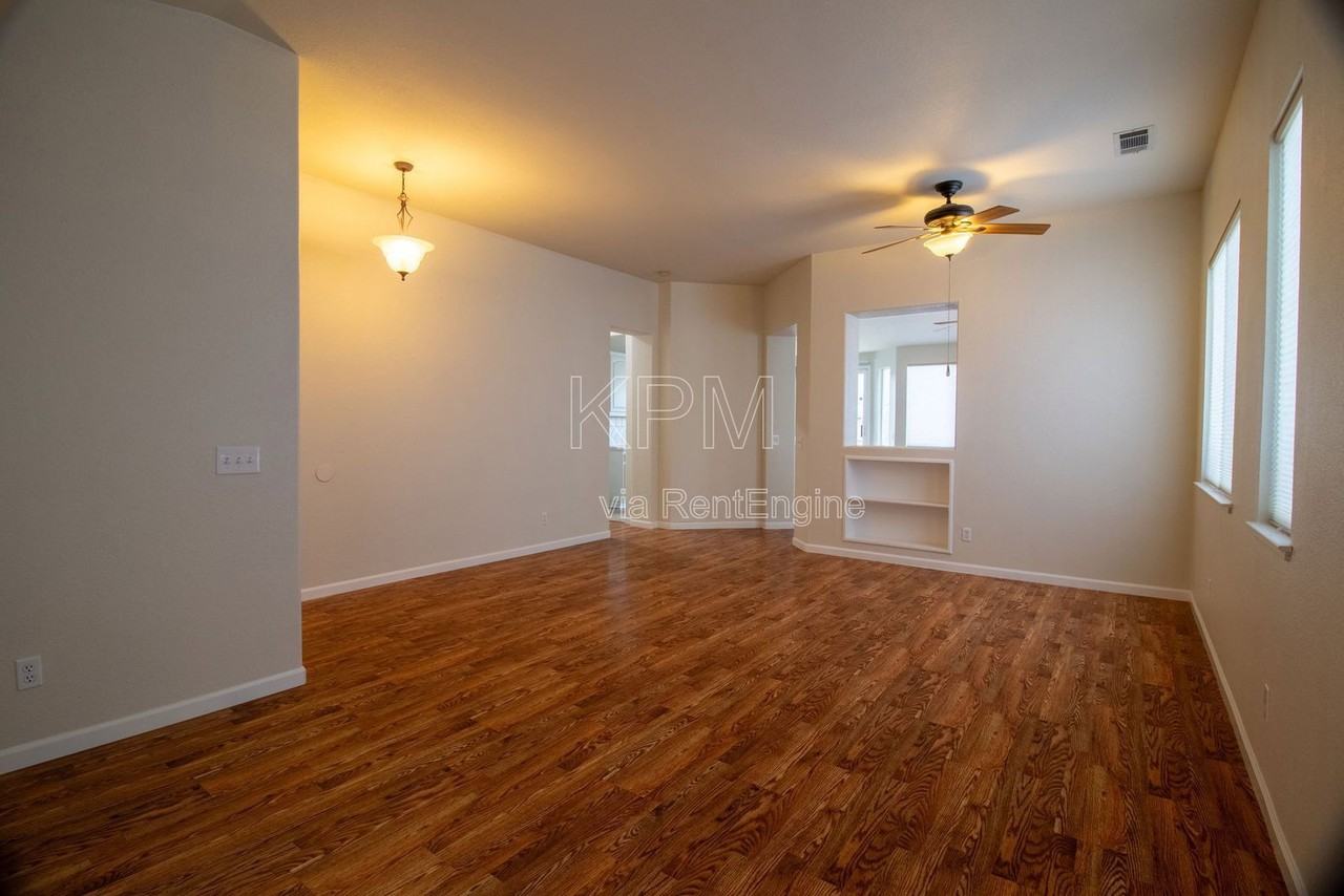 2609 Magnolia Ct - Photo 6 of 34