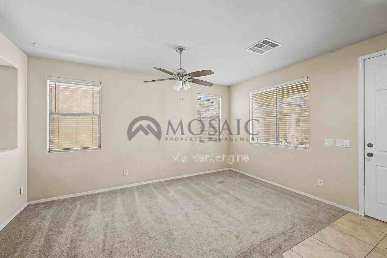 3784 E Santa Fe Ln - Photo 5 of 19