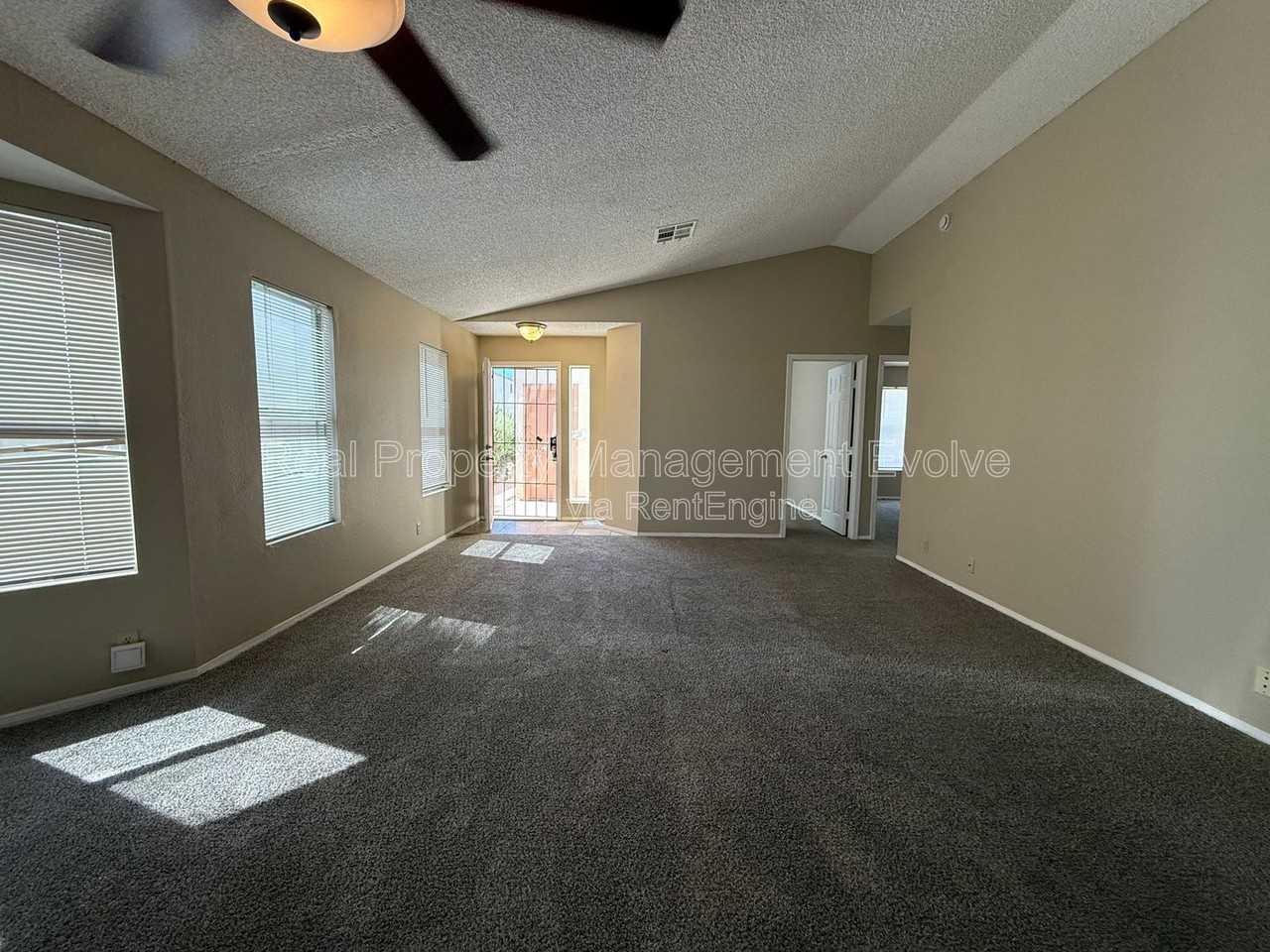 3936 W Chama Dr - Photo 4 of 23